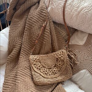 Elegant Tan Woven Shoulder/Crossbody Bag|Lauren Conrad